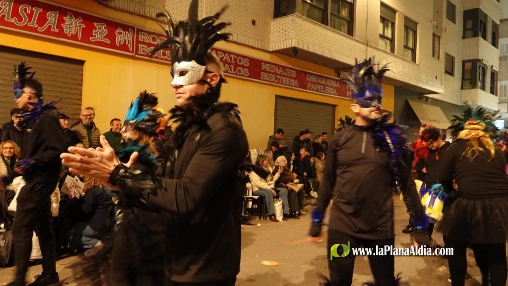 Burriana celebra la Cavalcada del Ninot amb s?tira i humor