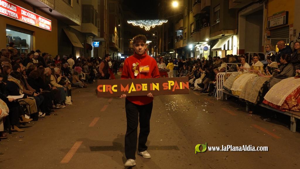 Burriana celebra la Cavalcada del Ninot amb s?tira i humor