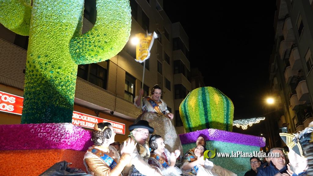 Burriana celebra la Cavalcada del Ninot amb s?tira i humor