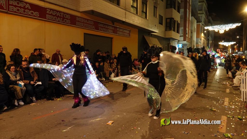 Burriana celebra la Cavalcada del Ninot amb s?tira i humor