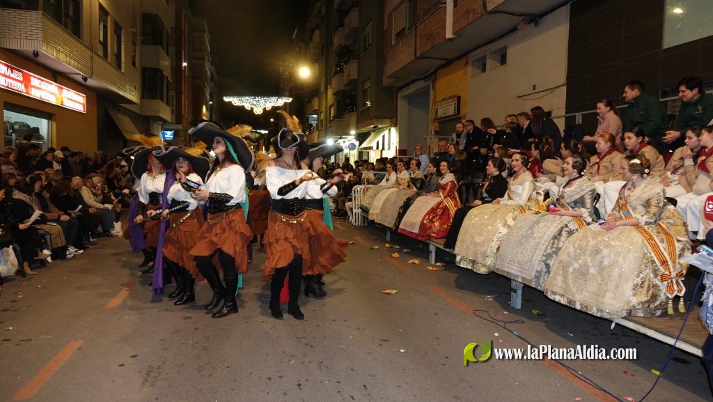 Burriana celebra la Cavalcada del Ninot amb s?tira i humor