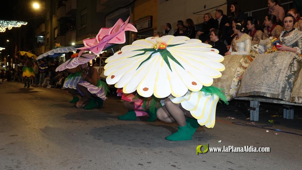 Burriana celebra la Cavalcada del Ninot amb s?tira i humor