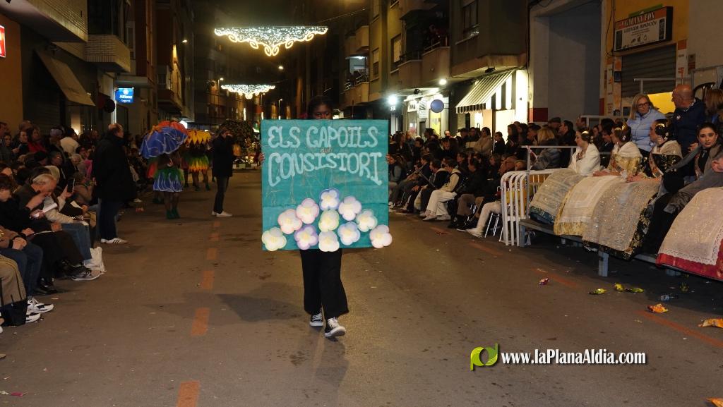 Burriana celebra la Cavalcada del Ninot amb s?tira i humor