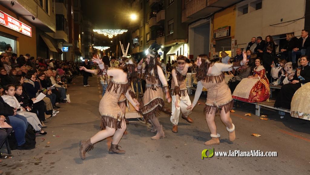 Burriana celebra la Cavalcada del Ninot amb s?tira i humor