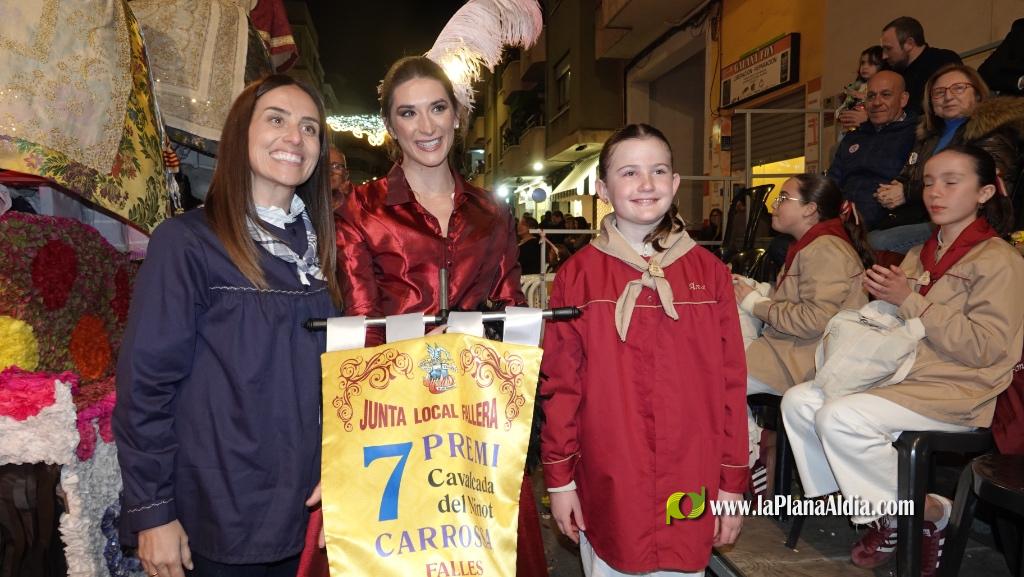 Burriana celebra la Cavalcada del Ninot amb s?tira i humor
