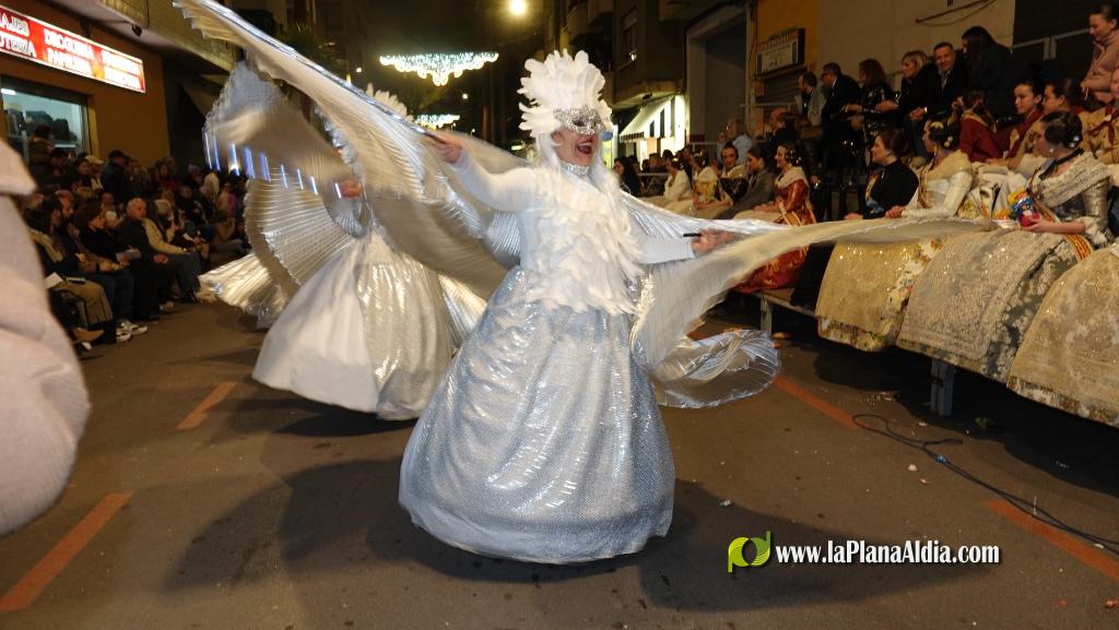 Burriana celebra la Cavalcada del Ninot amb s?tira i humor