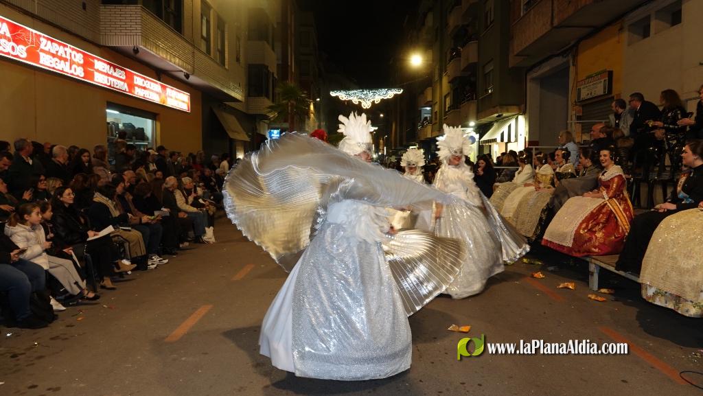 Burriana celebra la Cavalcada del Ninot amb s?tira i humor