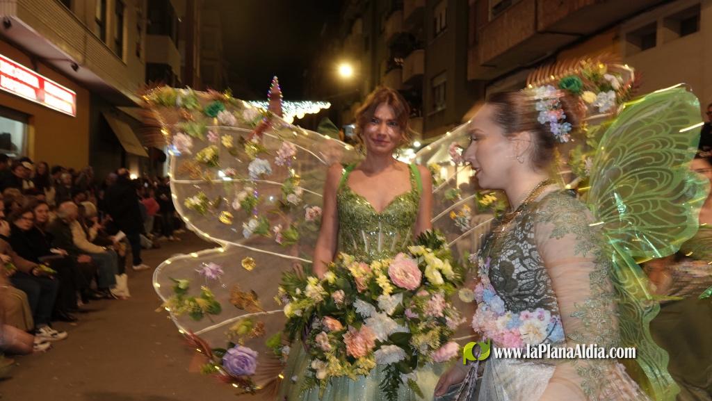 Burriana celebra la Cavalcada del Ninot amb s?tira i humor