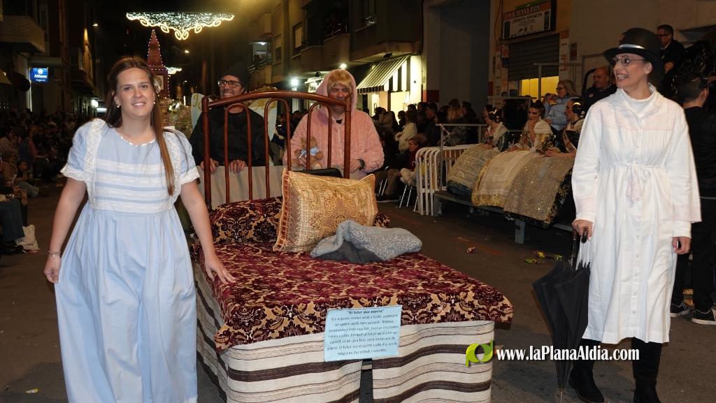 Burriana celebra la Cavalcada del Ninot amb s?tira i humor
