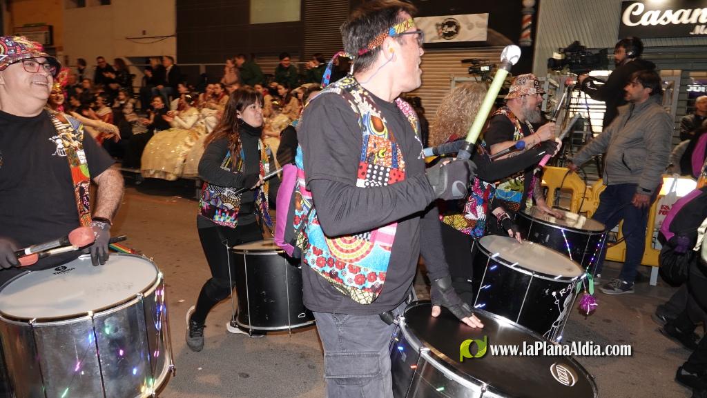 Burriana celebra la Cavalcada del Ninot amb s?tira i humor