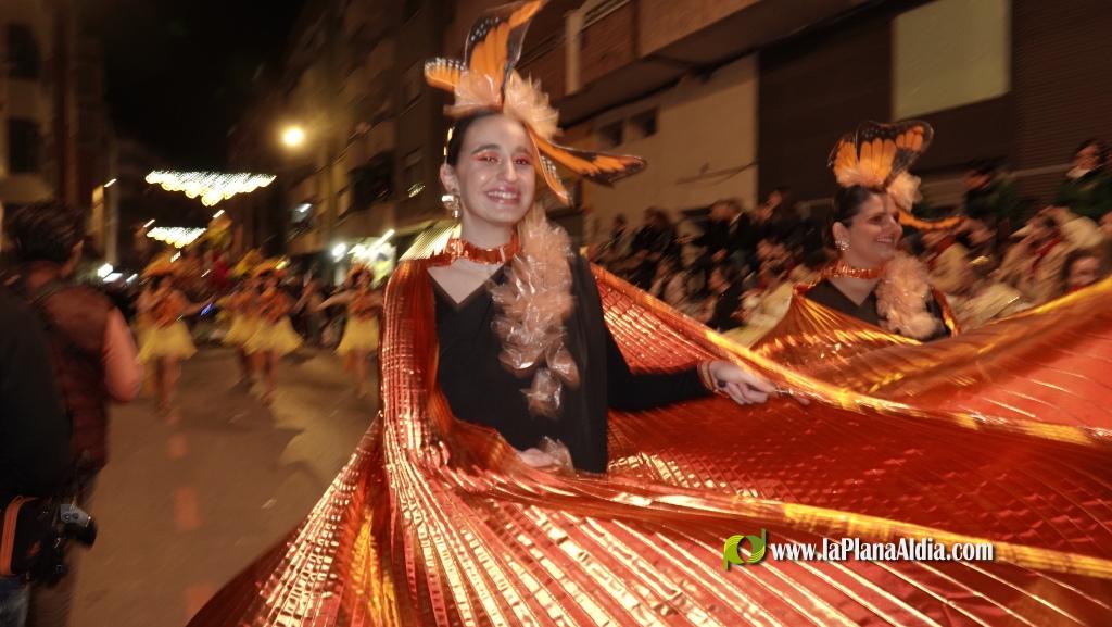 Burriana celebra la Cavalcada del Ninot amb s?tira i humor