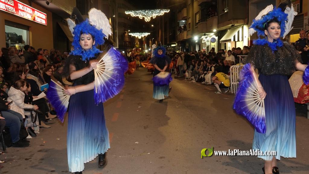 Burriana celebra la Cavalcada del Ninot amb s?tira i humor