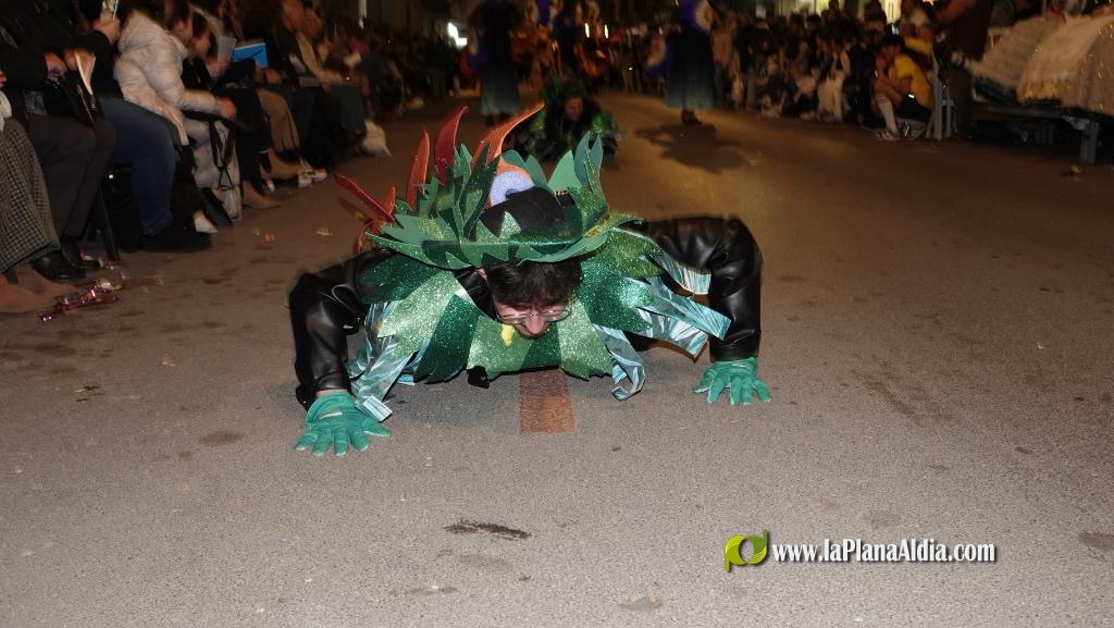 Burriana celebra la Cavalcada del Ninot amb s?tira i humor