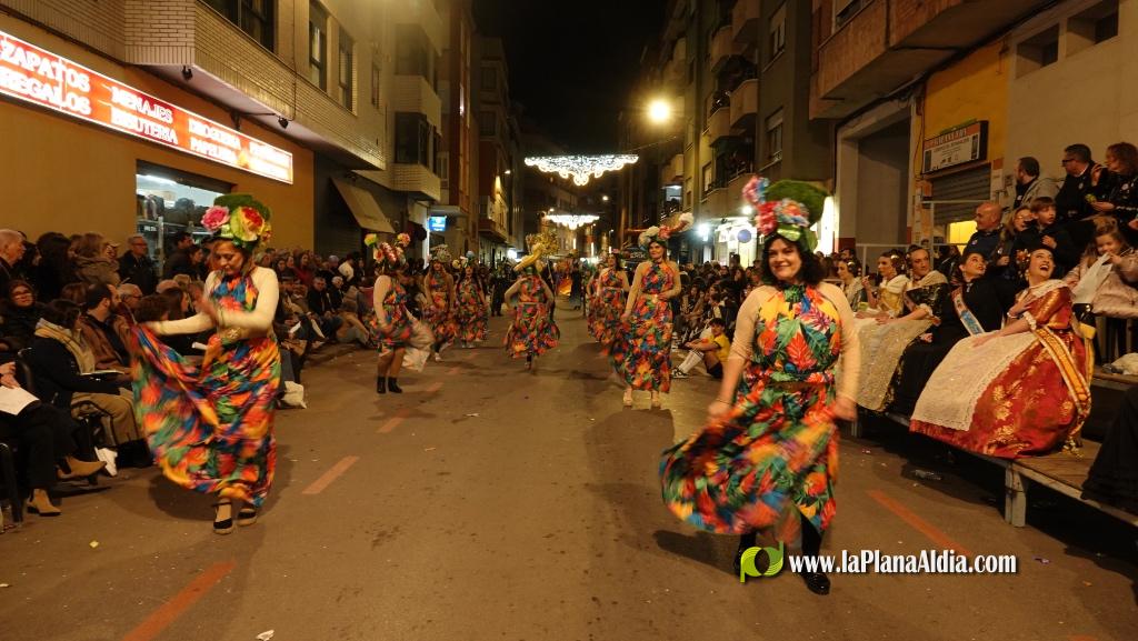 Burriana celebra la Cavalcada del Ninot amb s?tira i humor