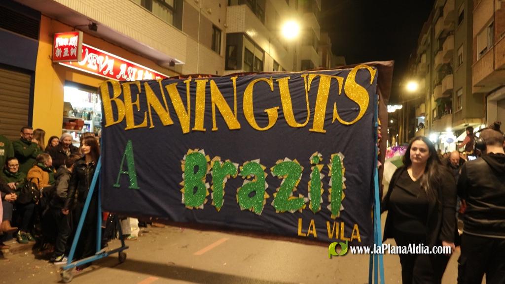 Burriana celebra la Cavalcada del Ninot amb s?tira i humor