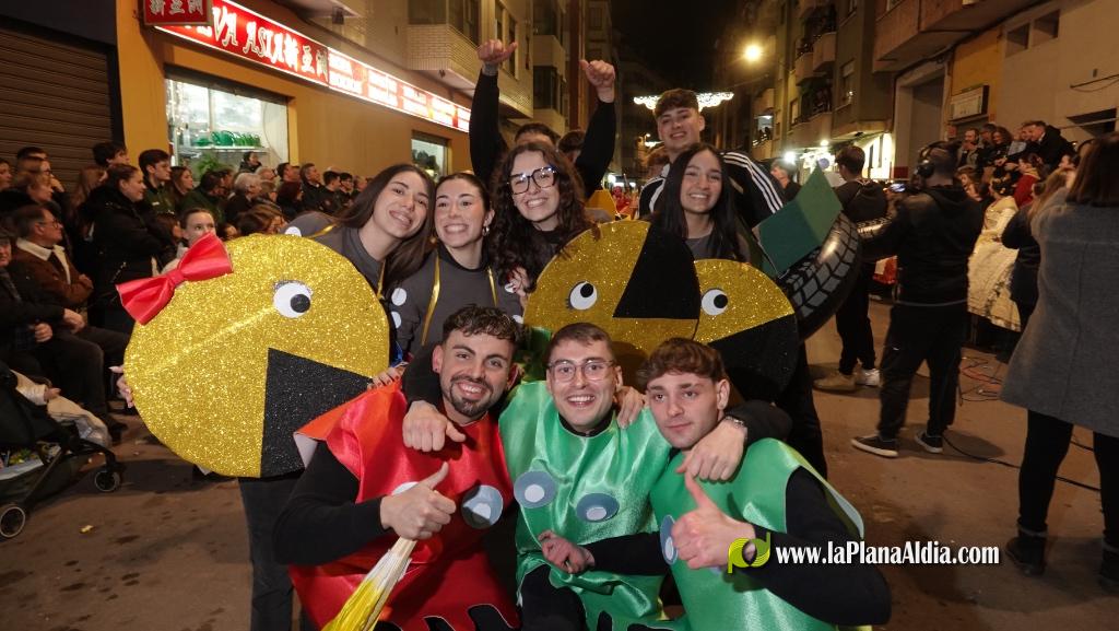 Burriana celebra la Cavalcada del Ninot amb s?tira i humor