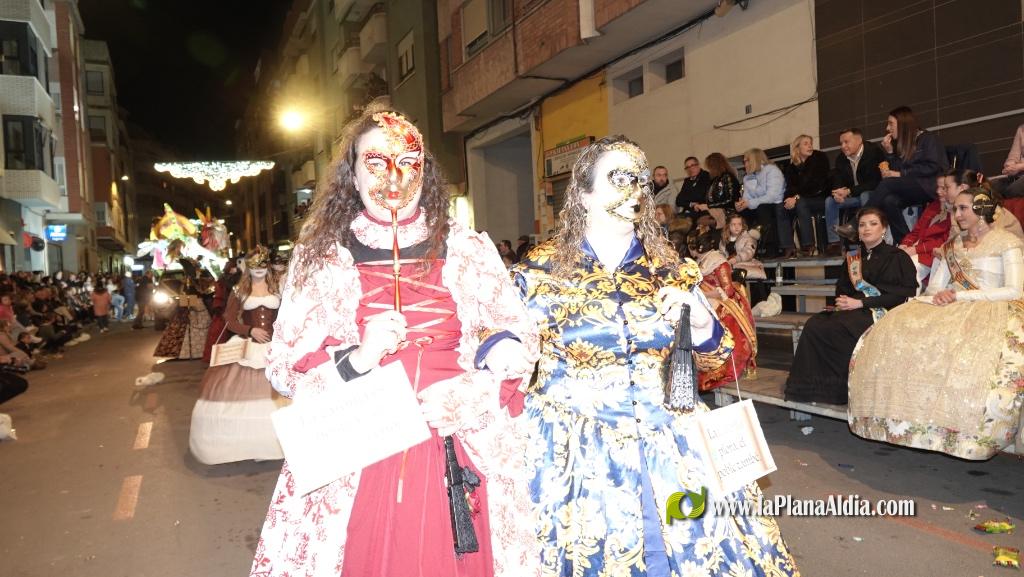 Burriana celebra la Cavalcada del Ninot amb s?tira i humor