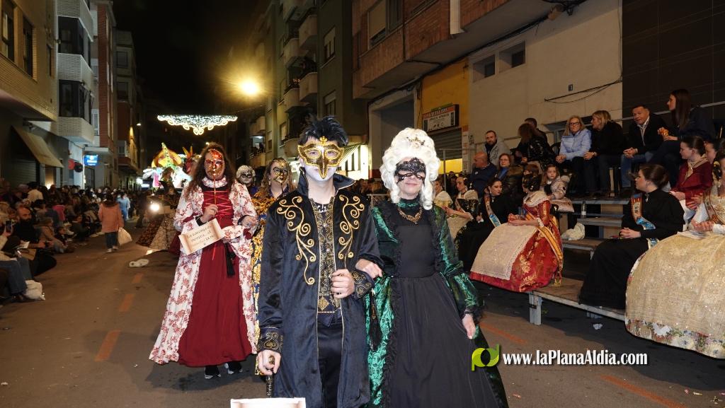 Burriana celebra la Cavalcada del Ninot amb s?tira i humor