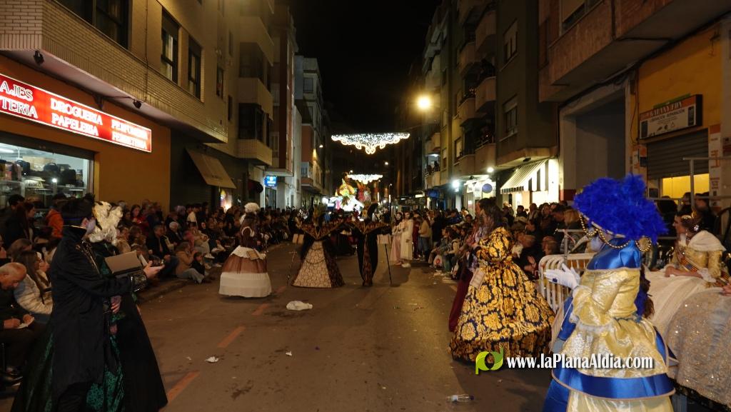 Burriana celebra la Cavalcada del Ninot amb s?tira i humor