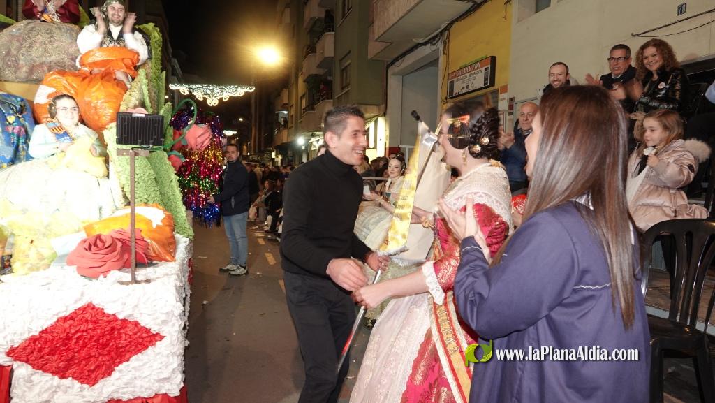 Burriana celebra la Cavalcada del Ninot amb s?tira i humor
