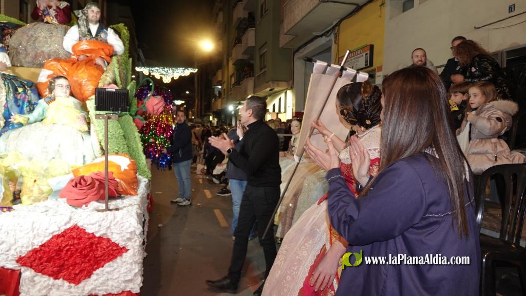 Burriana celebra la Cavalcada del Ninot amb s?tira i humor