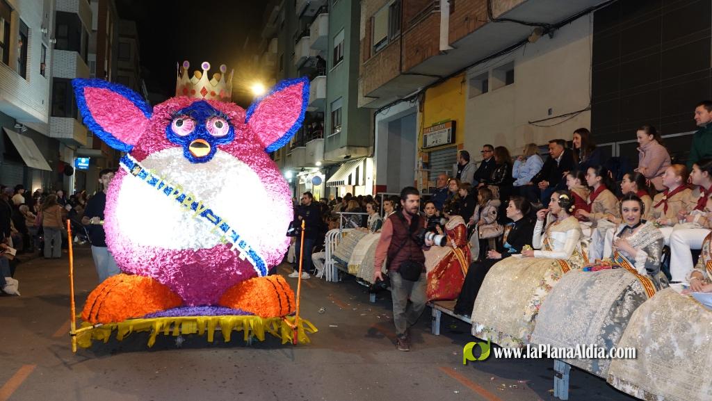 Burriana celebra la Cavalcada del Ninot amb s?tira i humor