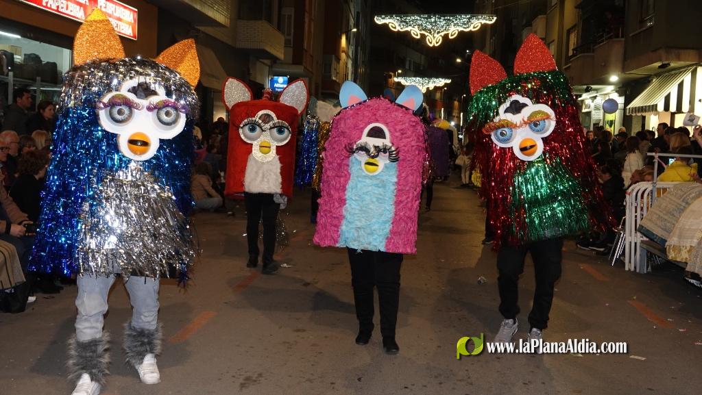 Burriana celebra la Cavalcada del Ninot amb s?tira i humor
