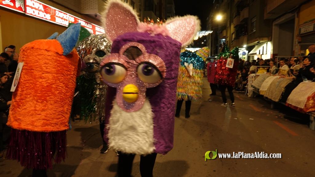 Burriana celebra la Cavalcada del Ninot amb s?tira i humor