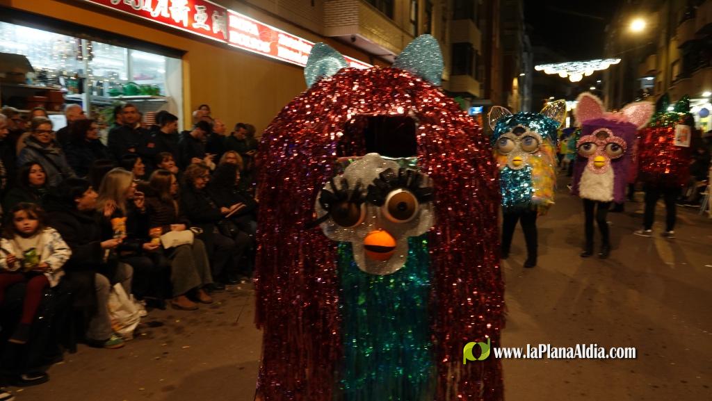Burriana celebra la Cavalcada del Ninot amb s?tira i humor