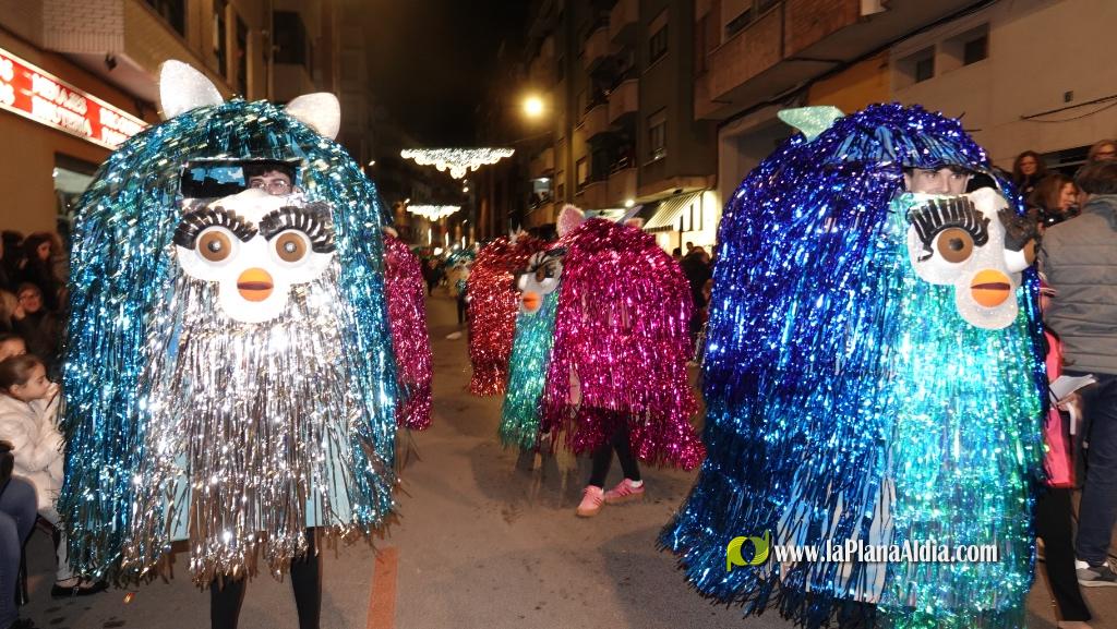 Burriana celebra la Cavalcada del Ninot amb s?tira i humor