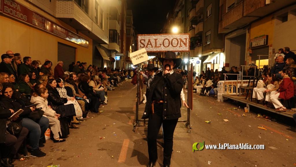 Burriana celebra la Cavalcada del Ninot amb s?tira i humor