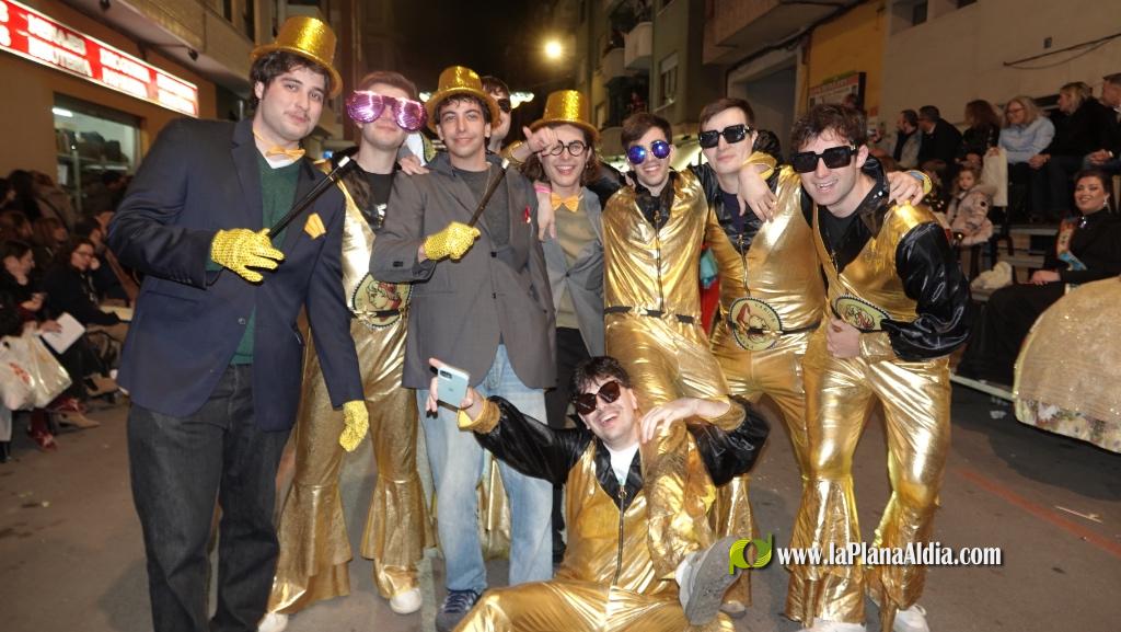 Burriana celebra la Cavalcada del Ninot amb s?tira i humor