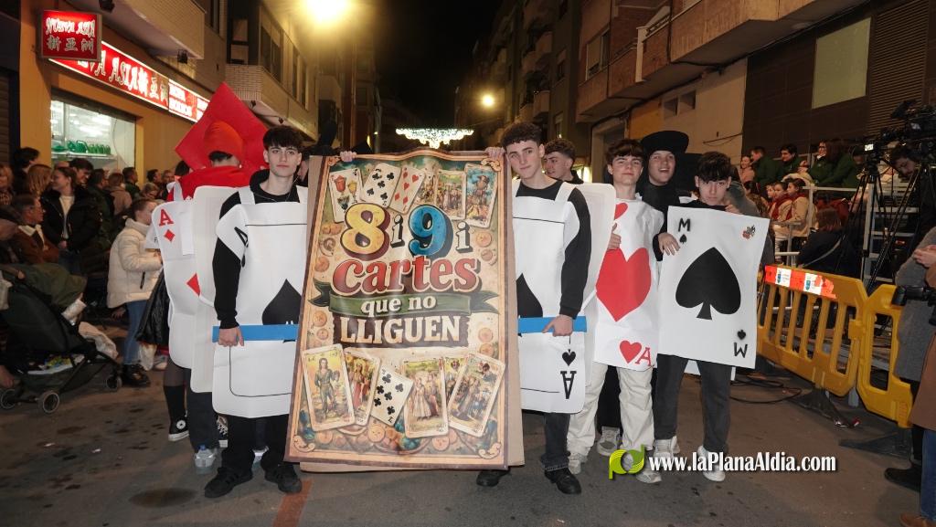 Burriana celebra la Cavalcada del Ninot amb s?tira i humor