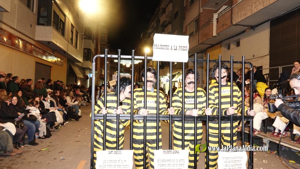 Burriana celebra la Cavalcada del Ninot amb s?tira i humor