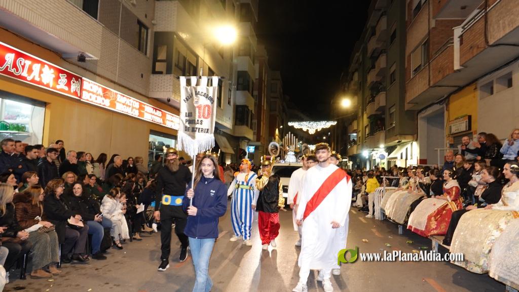 Burriana celebra la Cavalcada del Ninot amb s?tira i humor