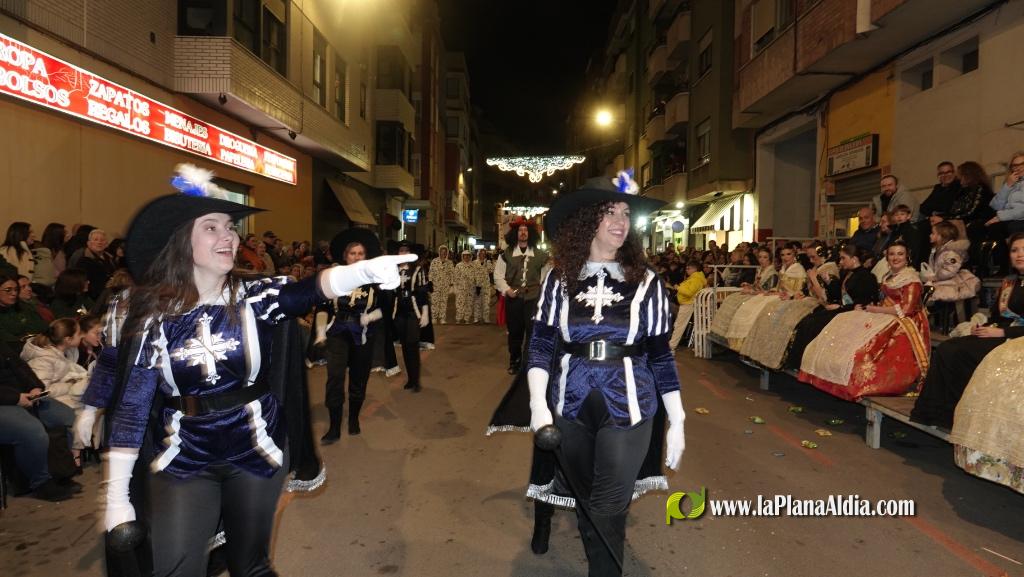 Burriana celebra la Cavalcada del Ninot amb s?tira i humor