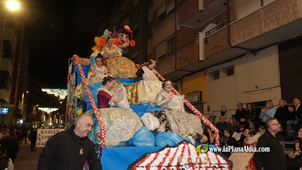 Burriana celebra la Cavalcada del Ninot amb s?tira i humor