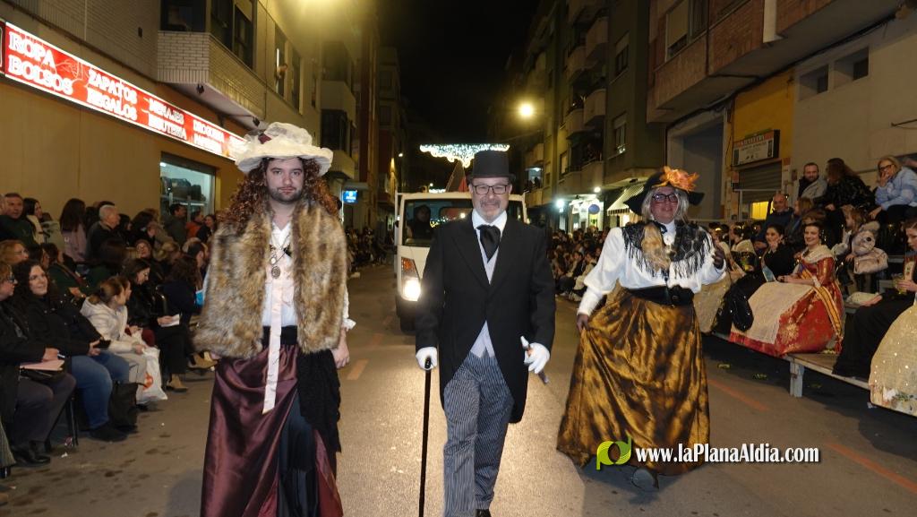 Burriana celebra la Cavalcada del Ninot amb s?tira i humor