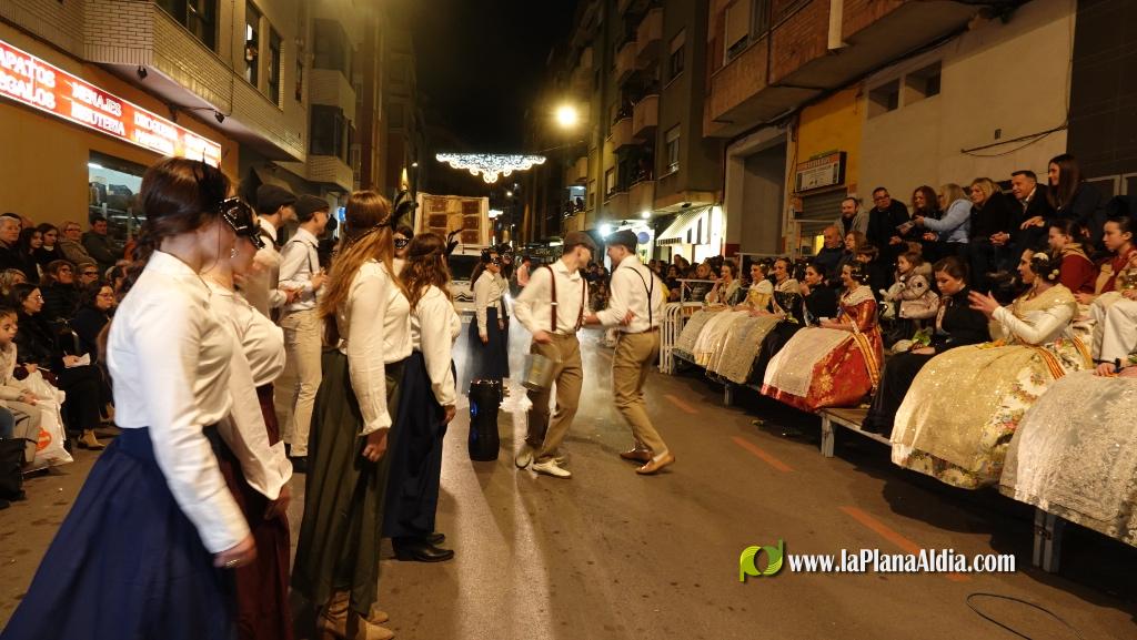 Burriana celebra la Cavalcada del Ninot amb s?tira i humor