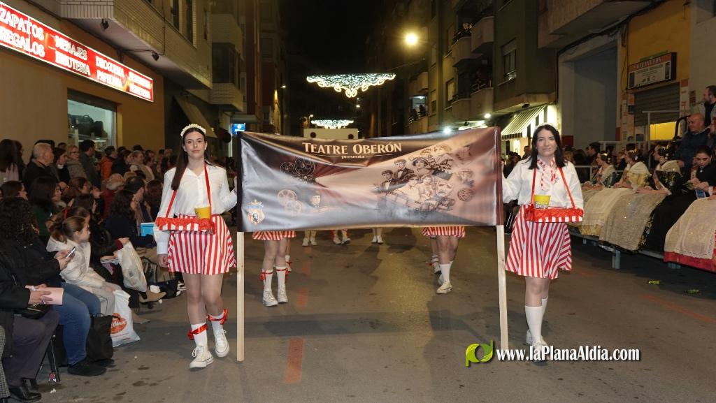 Burriana celebra la Cavalcada del Ninot amb s?tira i humor