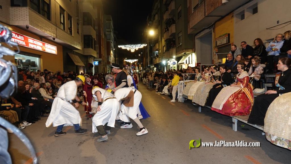 Burriana celebra la Cavalcada del Ninot amb s?tira i humor