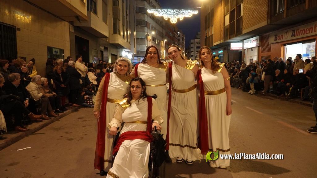 Burriana celebra la Cavalcada del Ninot amb s?tira i humor