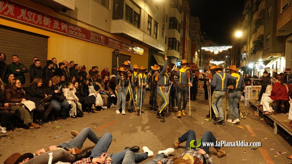 Burriana celebra la Cavalcada del Ninot amb s?tira i humor