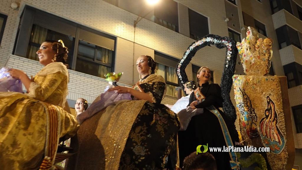 Burriana celebra la Cavalcada del Ninot amb s?tira i humor