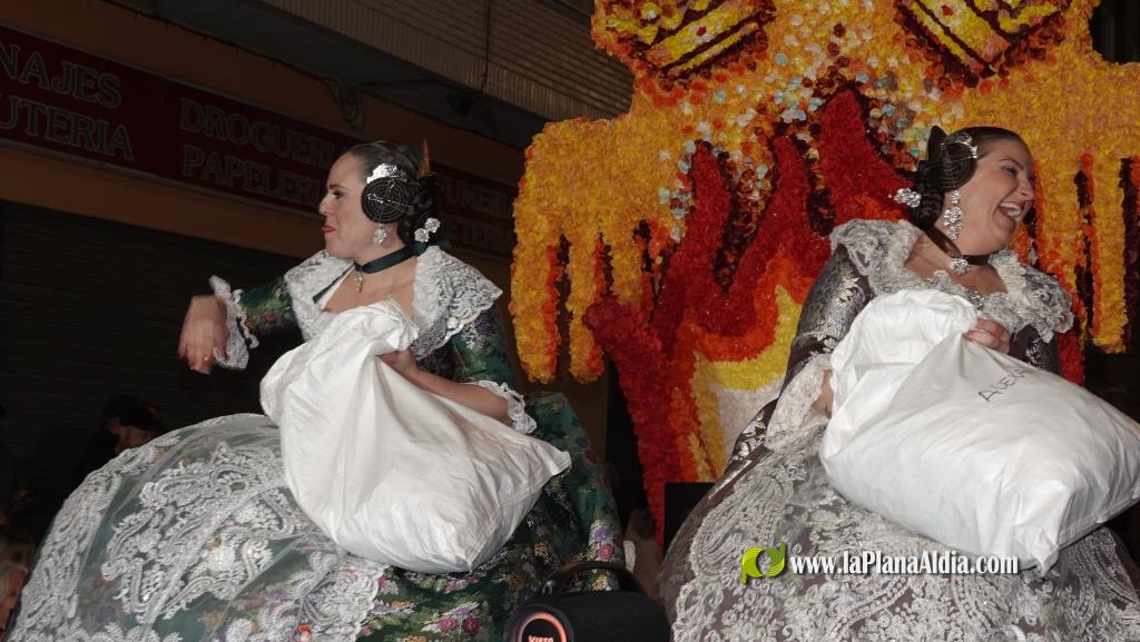 Burriana celebra la Cavalcada del Ninot amb s?tira i humor