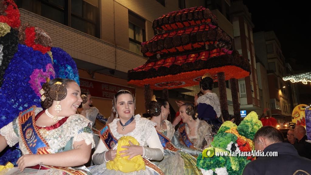 Burriana celebra la Cavalcada del Ninot amb s?tira i humor