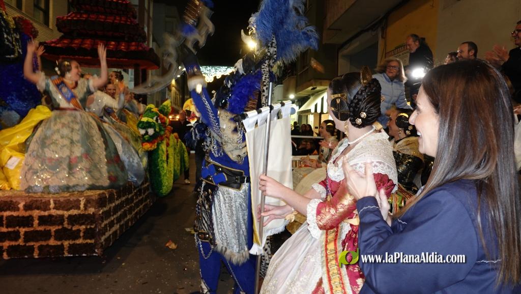 Burriana celebra la Cavalcada del Ninot amb s?tira i humor