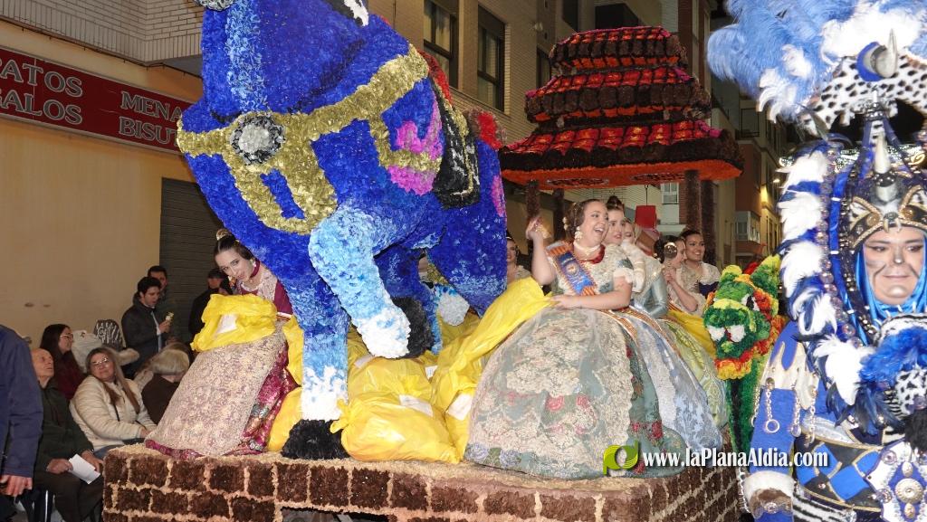 Burriana celebra la Cavalcada del Ninot amb s?tira i humor