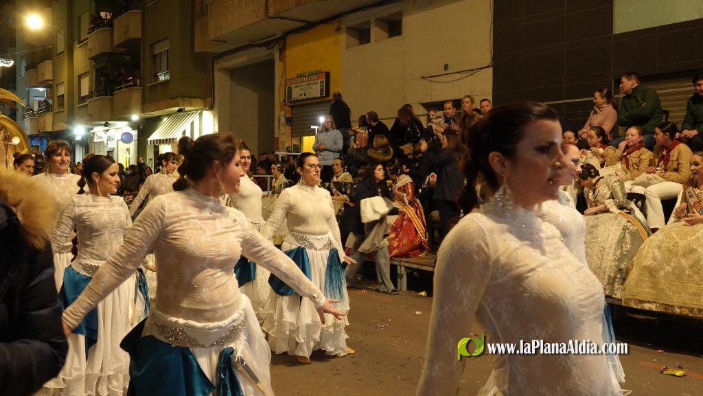 Burriana celebra la Cavalcada del Ninot amb s?tira i humor