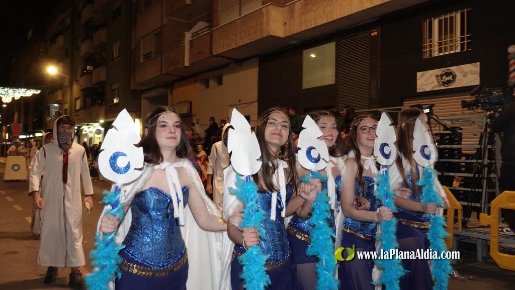 Burriana celebra la Cavalcada del Ninot amb s?tira i humor